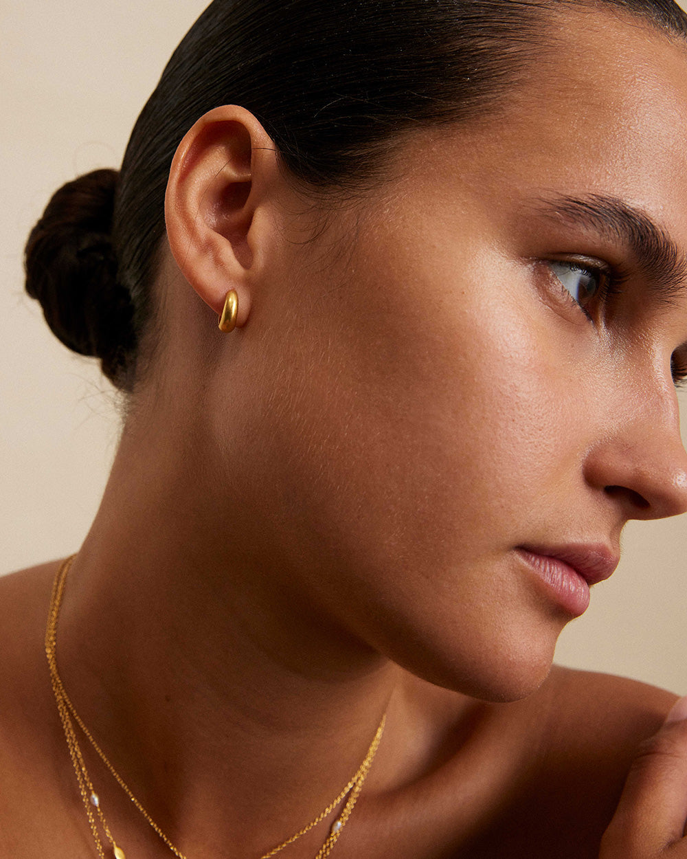 ERA HUGGIES (18K GOLD PLATED)