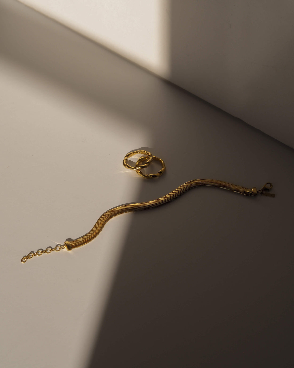 WAVE RING (18K GOLD VERMEIL) - IMAGE 4