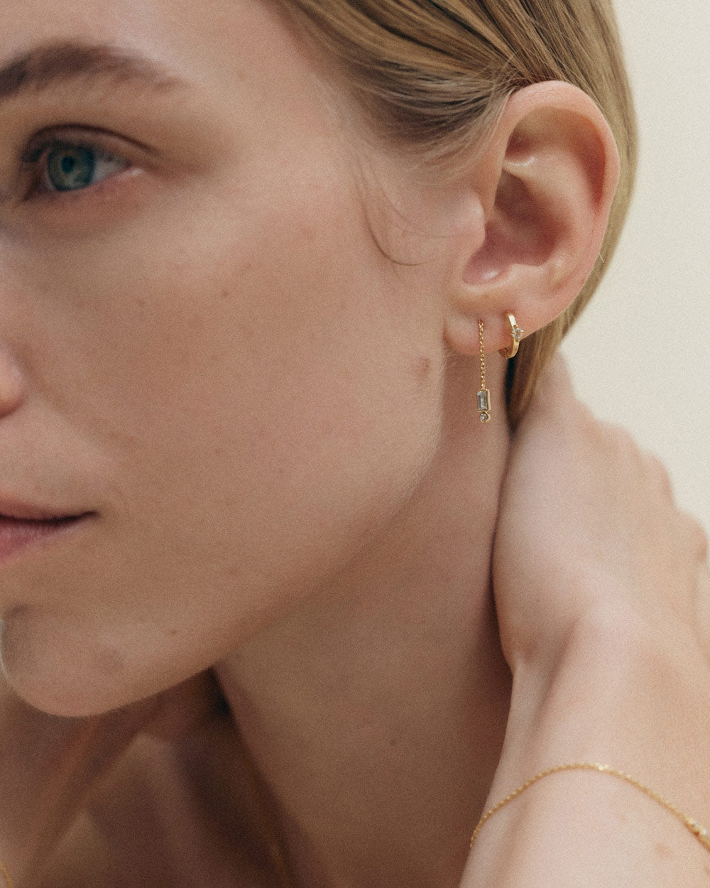 LUMEN HUGGIES (18K GOLD PLATED)