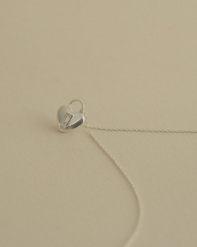 VERA HEART LOCK NECKLACE (STERLING SILVER)