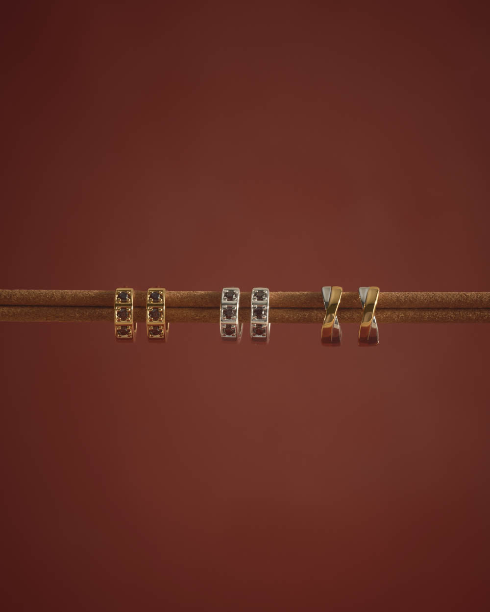 RENEWAL HUGGIES (18K GOLD PLATED)