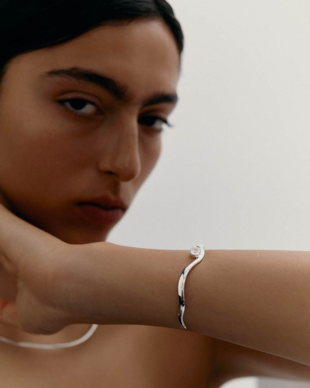 UNFOLD CUFF (RHODIUM PLATED)