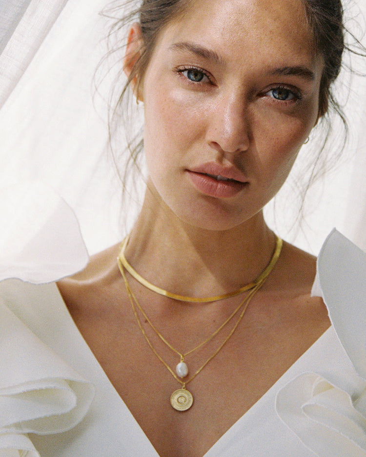 TRAVELLER COIN NECKLACE (18K GOLD VERMEIL) IMAGE 2