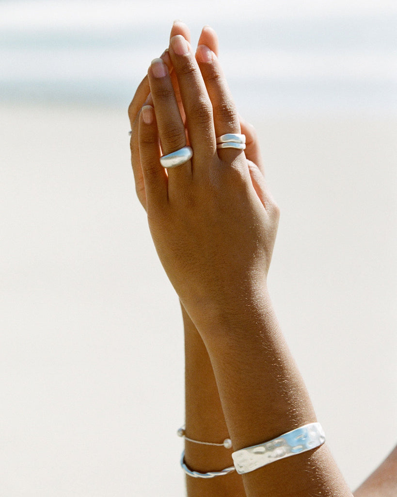 ESSENCE STACKING RING SET (STERLING SIlVER) – KIRSTIN ASH (United States)